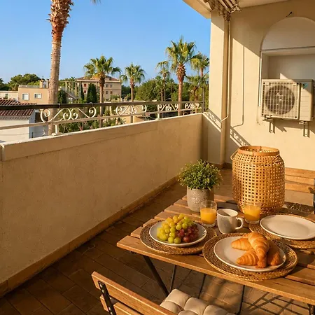 Sanary Apartments *